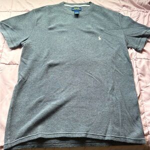 Ralph Lauren Shirt
Size: Large
Color: Gray
Used

Large but fits like S to M